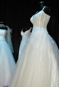 Points to Consider When Choosing a Bridal Dress